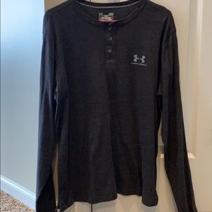 Men’s Under Armour long sleeve T-shirt.